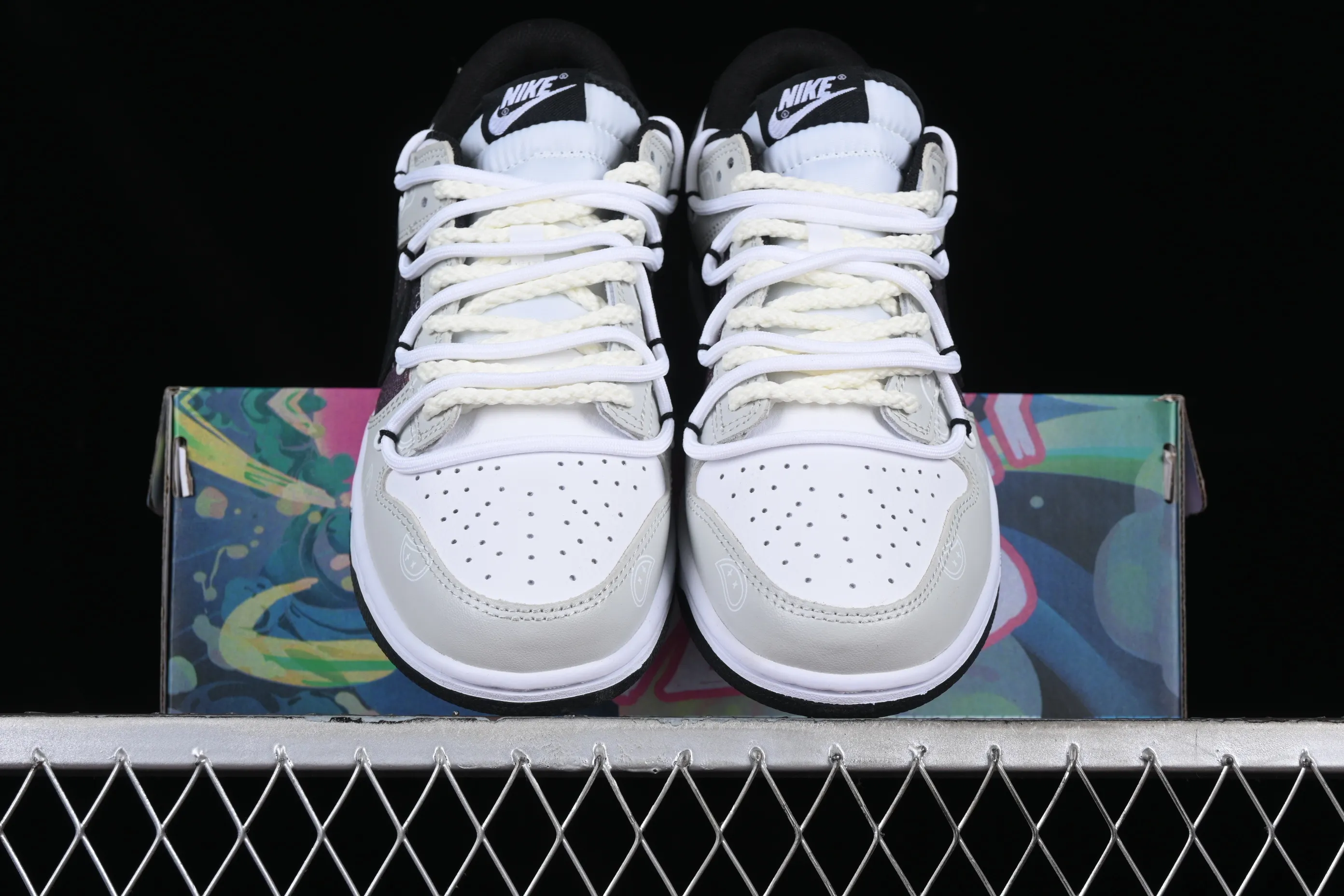 All categories Nk SB Dunk series Nk SB Dunk Low low-top sneakers Nk Dunk Low Panda Prank-Love Cashew Flower SB strap casual sneakers DJ6188-002
